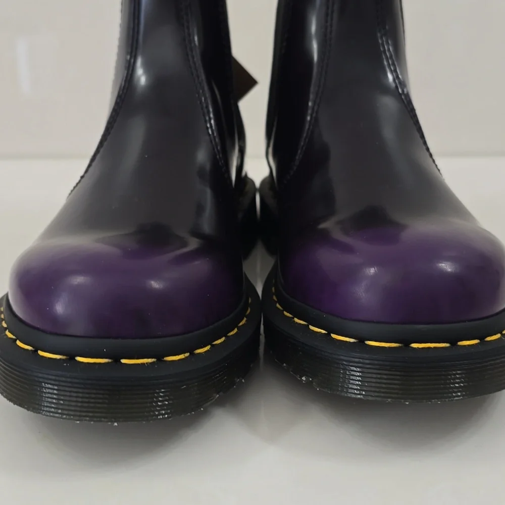 NWT Dr Martens Vegan 2976 Chelsea Boots - Picture 4 of 14
